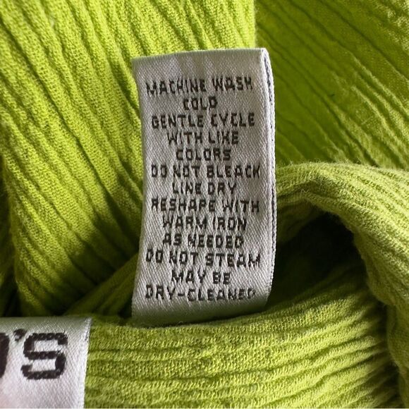 Chicoswomans  100% Cottpn Green Button Up gause material Top  Sz 2 like new - Picture 5 of 7